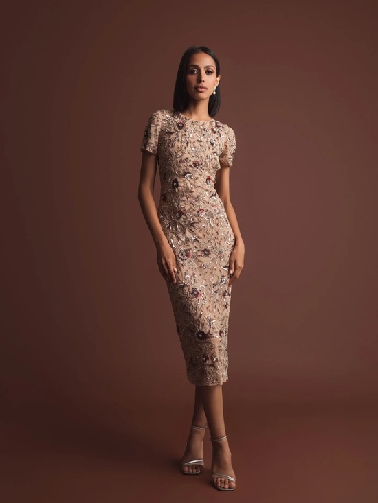 Mac Duggal Dresses & Skirts - MAC DUGGAL
Beige Floral Embellished Short Sleeve Midi Dress